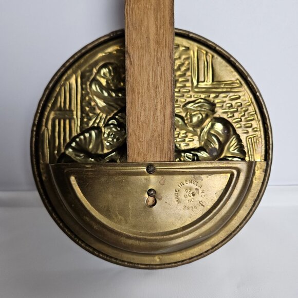 English Brass & Wood Bed Warmer – Embossed Scene Design – 19" Long Vintage - Picture 6 of 12